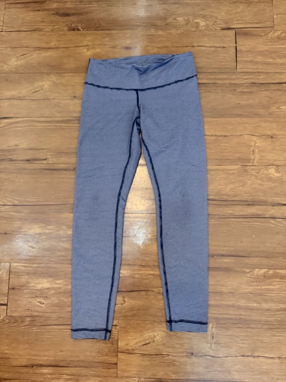 Lululemon Wunder Under Leggings 28" Inseam Size 6 Blue White Striped Midrise